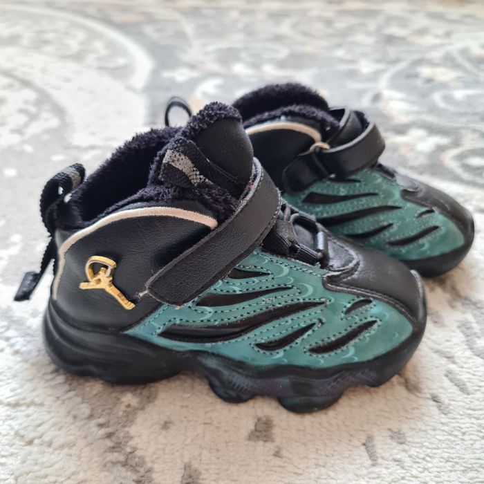 Продается детская обувь