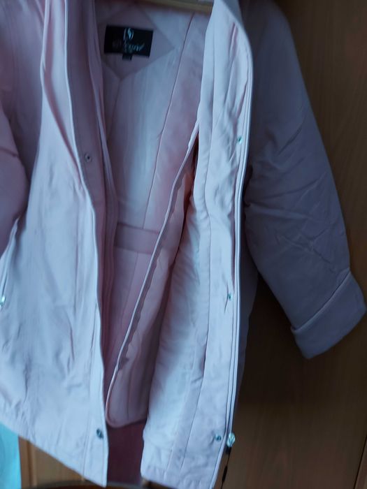 Продам куртки жен 52-58 разм. 6000 тг.