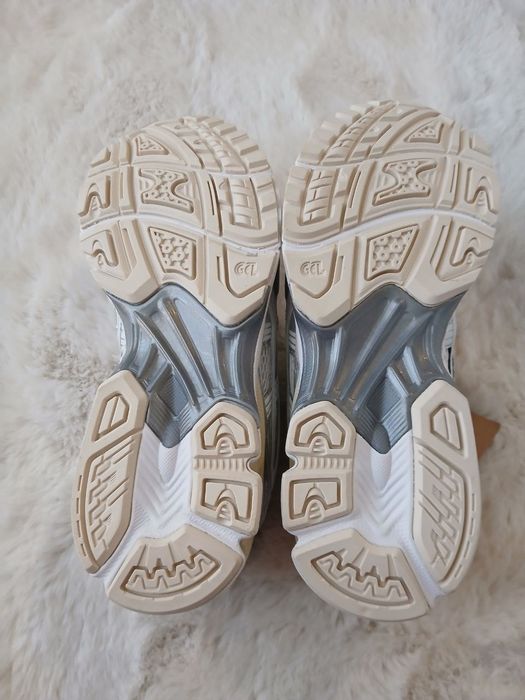 Vand ASICS Kayano 14