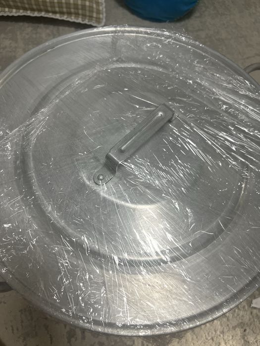 Кастрюля большая из алюмени