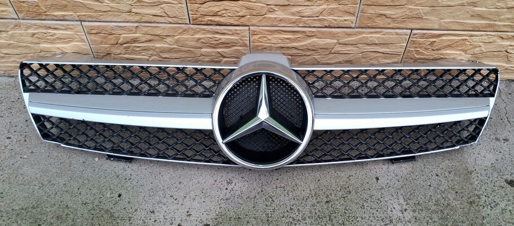 Grila Mercedes amg