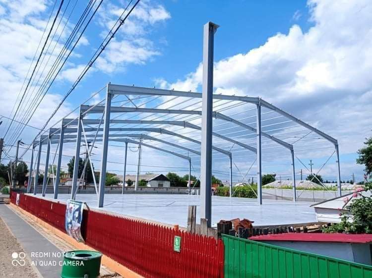 Vând hala metalica și containere modulare