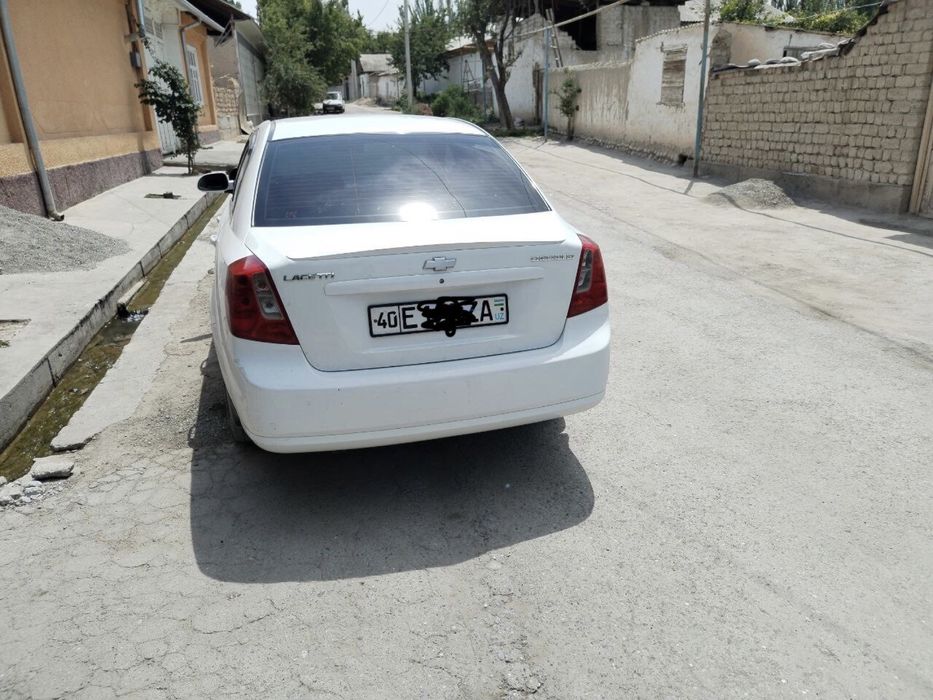 Zudlik bilan lasetti sotiladi