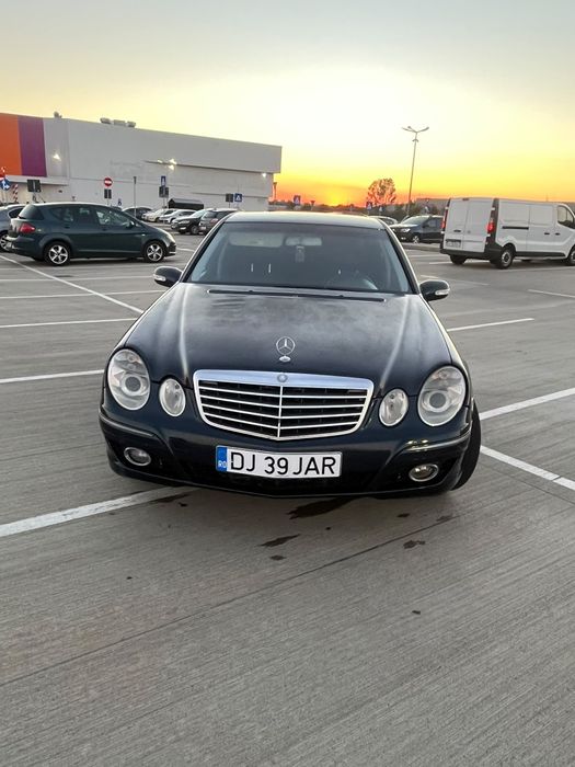 Vând Mercedes-Benz e220