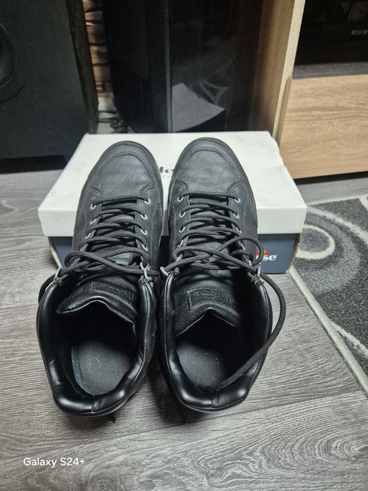 100% орегинални мъжки боли ellesse