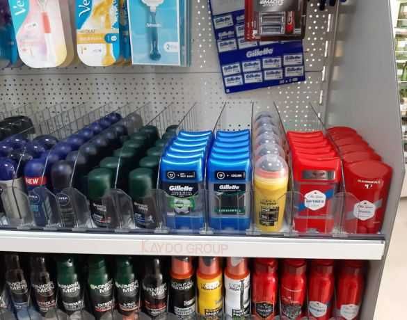 Метални стелажи за стена и остров за козметика и аптека, налични