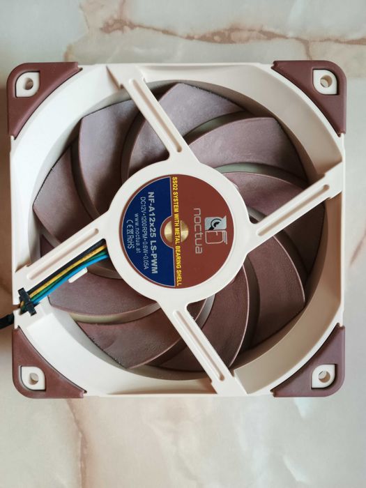 Ventilator Cooler Noctua 12x25 PWM aproape nou 100 lei
