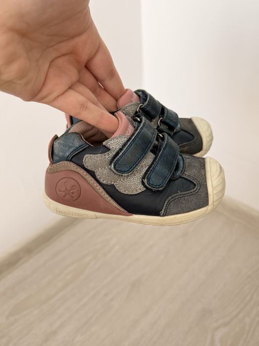 Кроссовки biomecanics