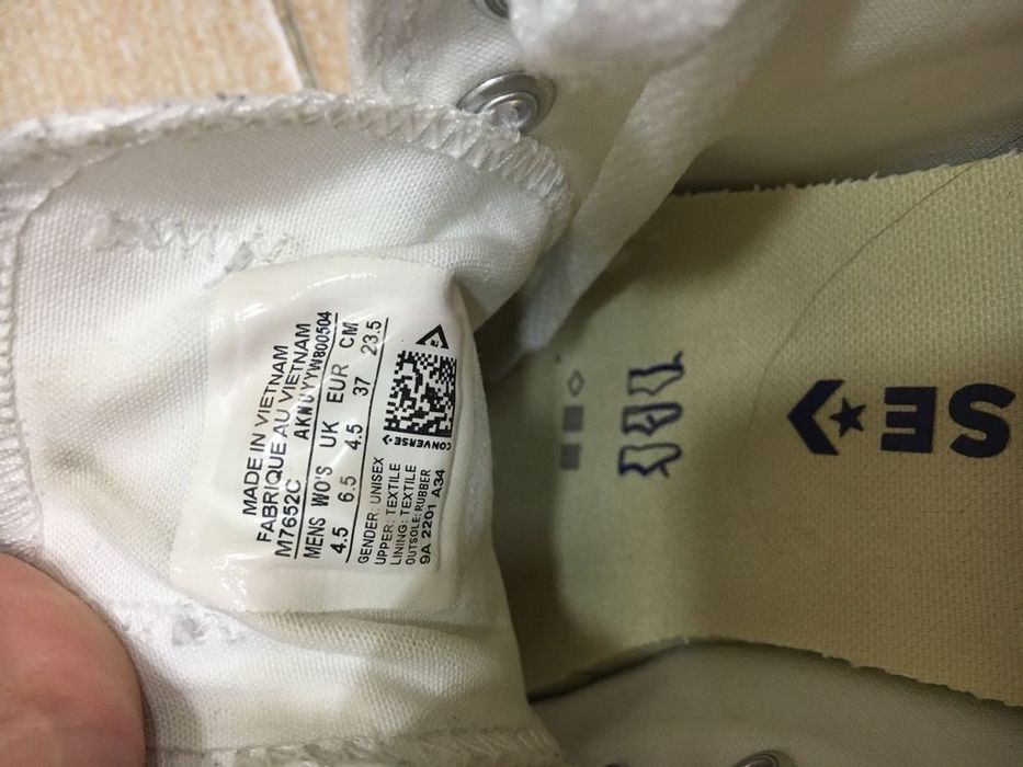 Продаются фирменные кроссовки 37 размер