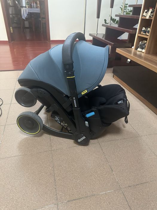 Продам DOONA X ( коляска  и автокресло )