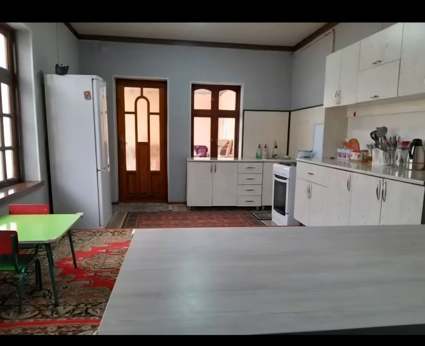 Уй сотилади 5.5 сот. Бошка бизнес учун хам кулай локацияда