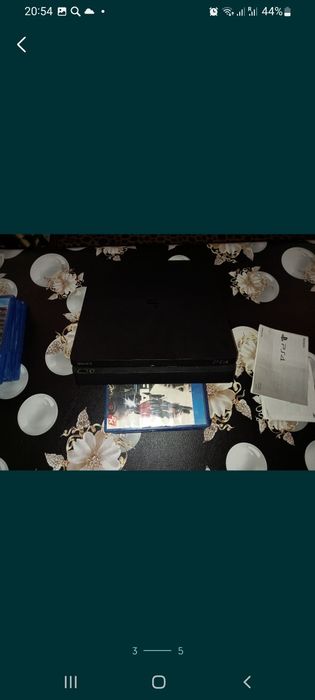 Продаётся PlayStation 4