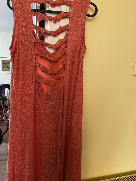 официална рокля подходяща за вечерни събития