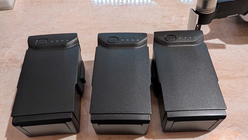 DJI Mavic Air Fly More Combo + DJI Goggles