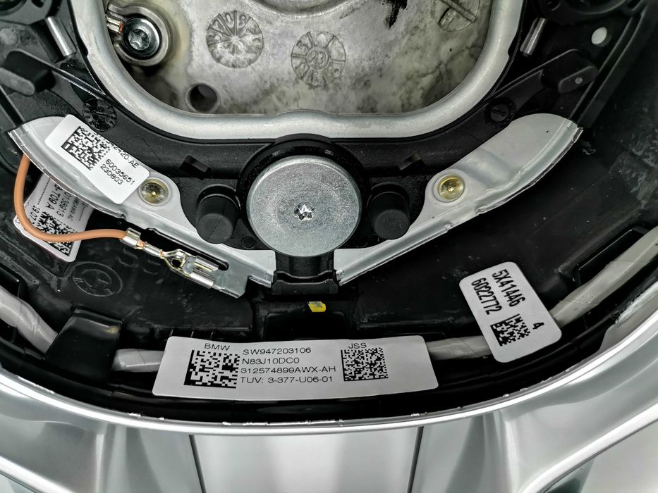 Нов волан оригинален BMW 2 U06 X1 U11 X2 U10 Sport кожа