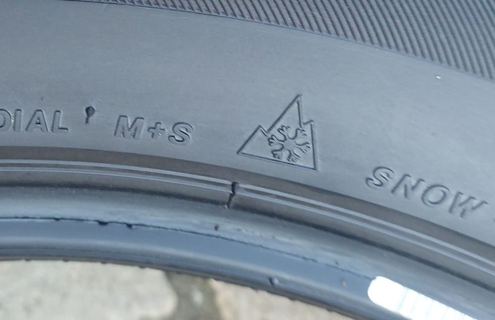 Set 4buc 235/50 R19 99H Bridgestone Blizzak LM001 MO M+S iarnă