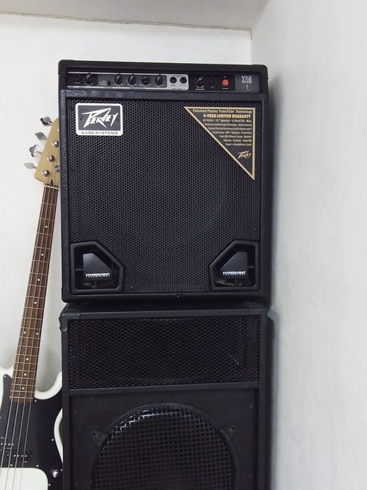 Басовый комбоусилитель