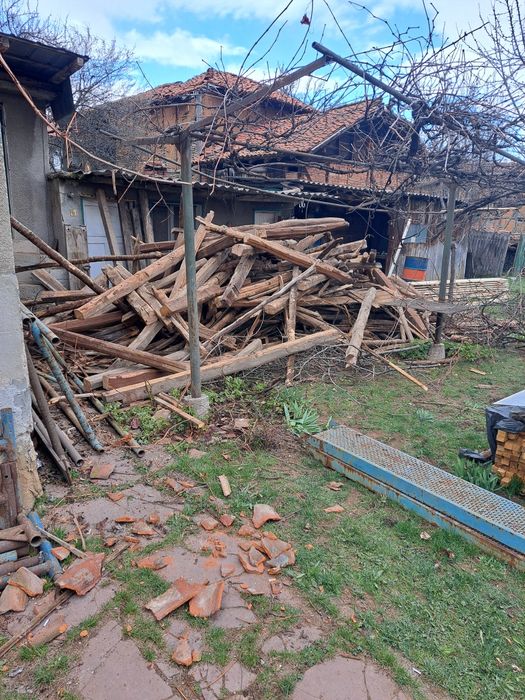 Стари дървени греди  . Дъб  и бук