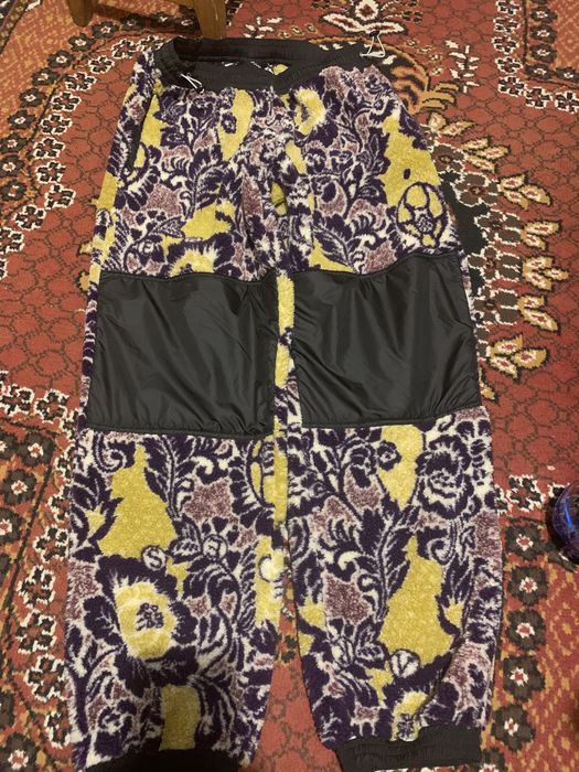 Pantaloni Aries pantaloni Arieș