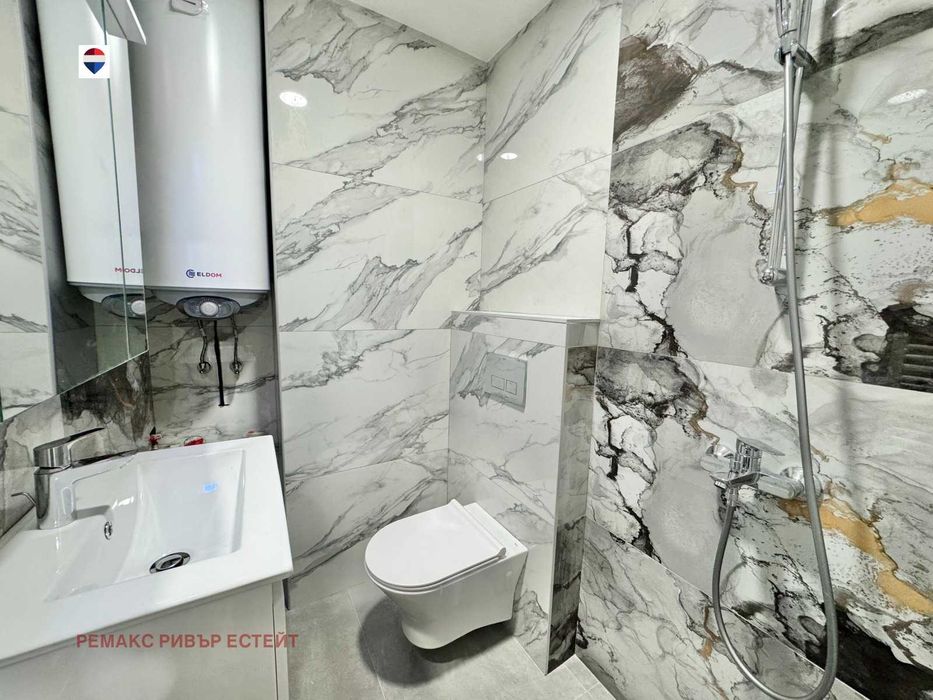 Дава се под наем Тристаен апартамент в Русе, Широк център - 110 кв.м за 790 € - Снимка #13