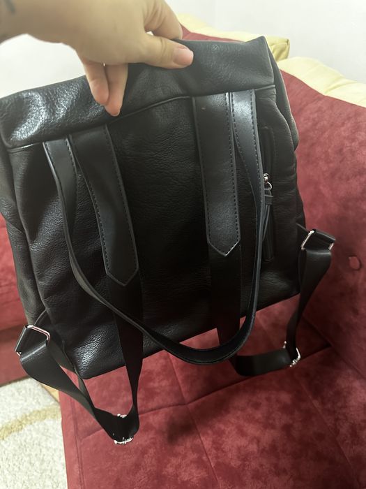 Кожаный рюкзак от Bata