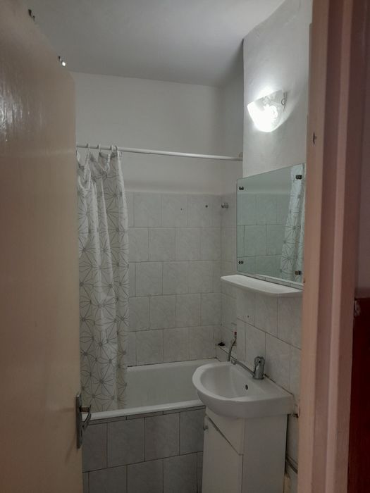 Închiriez garsonieră in Bartolomeu