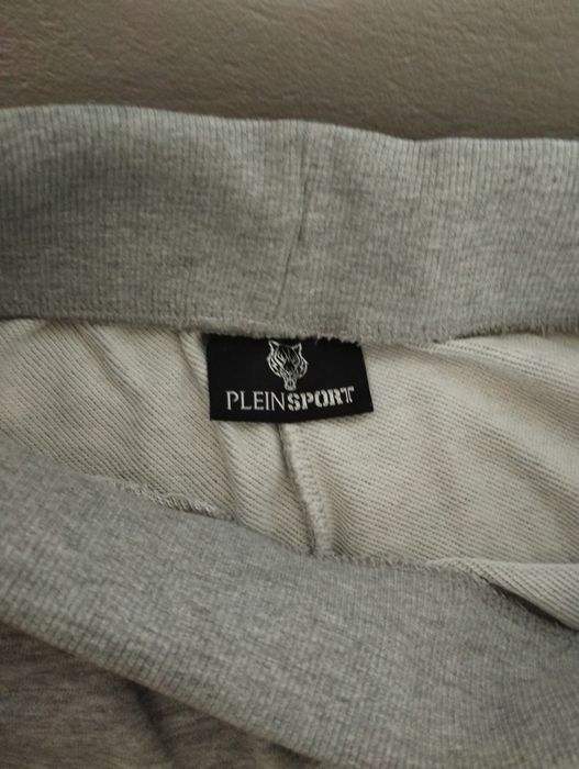 Нови оригинални къси панталони .Plein sports.