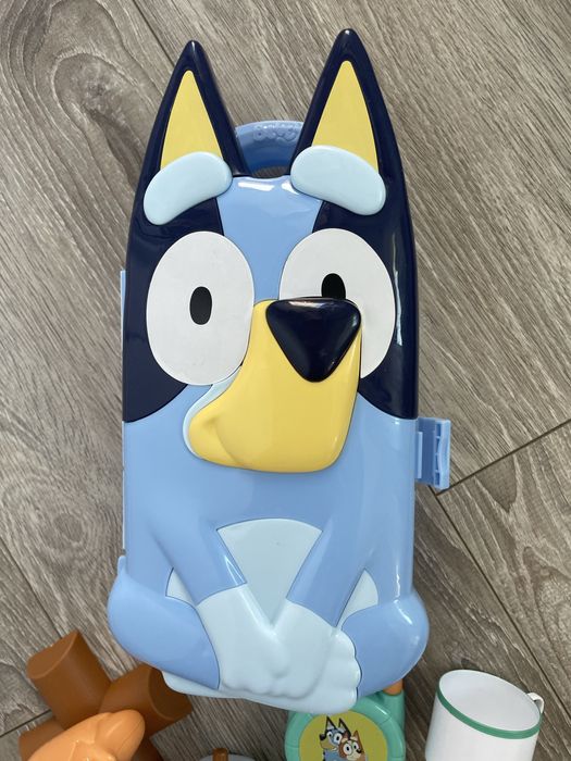 Jucarii Bluey la picnic