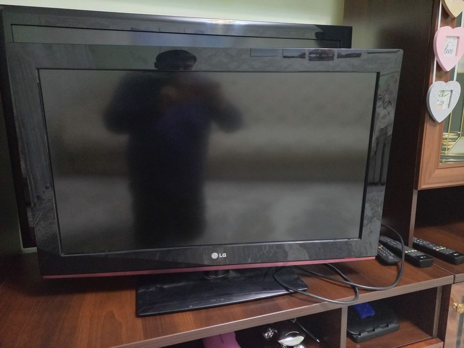 Телевизор LG в хорошем состоянии