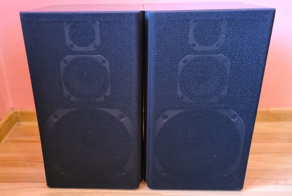 Vând sau schimb Boxe Universum VTCF-4617, 60W RMS, În Stare Impecabilă