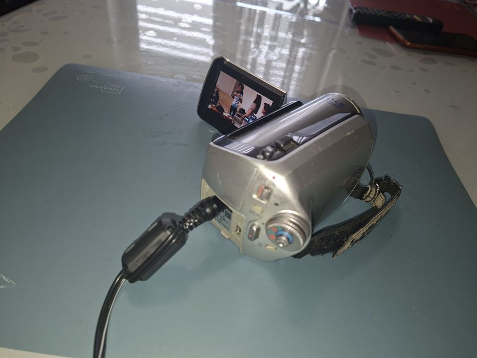 Panasonic SDR-H20,  înregistrare pe HDD 30 gb + slot card SD, 32x zoom