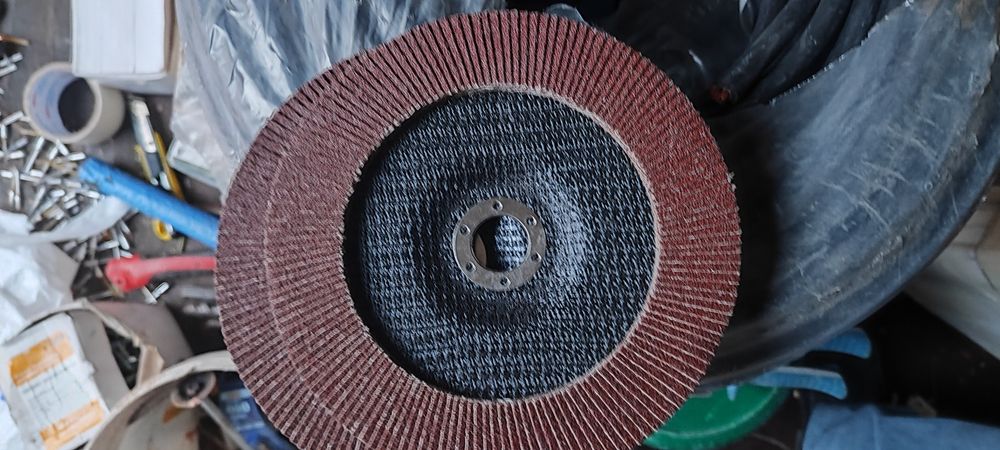 Лепестковый круг 180 диометр