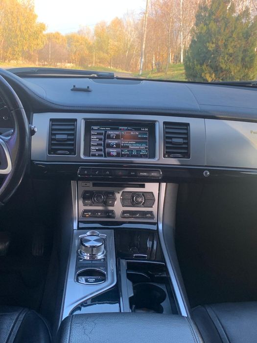 Jaguar xf luxury edition 2.2 diesel 200 cp