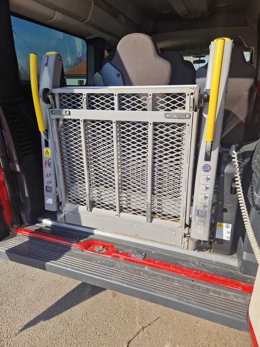 Лифт за инвалидна количка