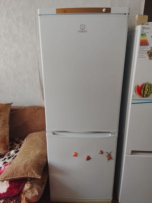 Продам холодильник 10000