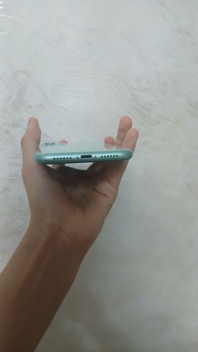 Продам IPhone 11