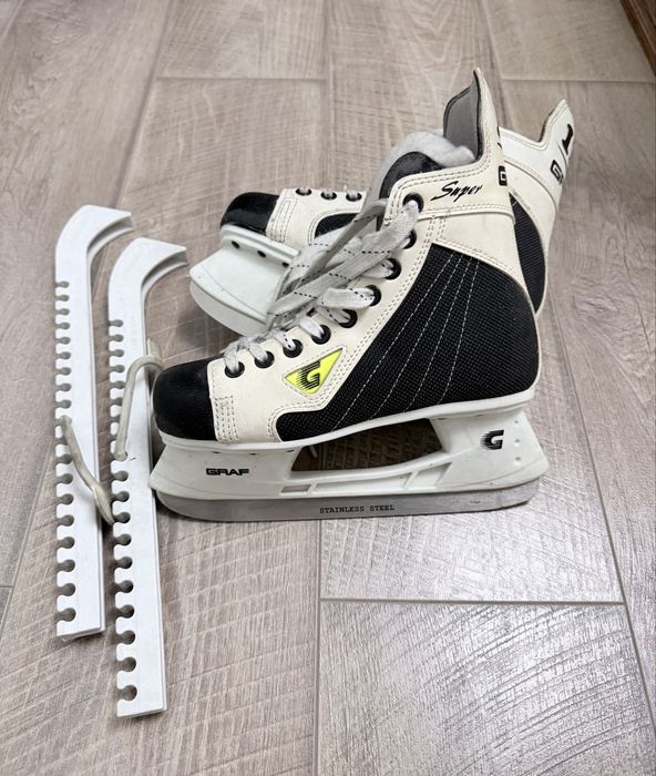 Продам коньки хоккейные