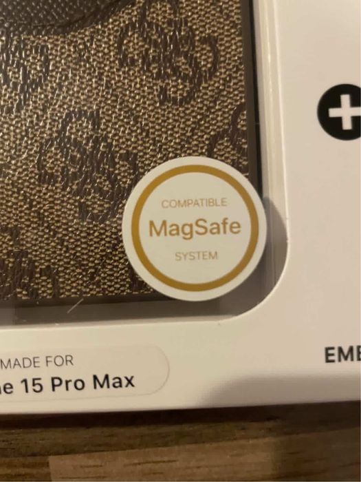 Луксозен комплект Guess 3-в-1 за iPhone 15 Pro Max – Чисто нов!