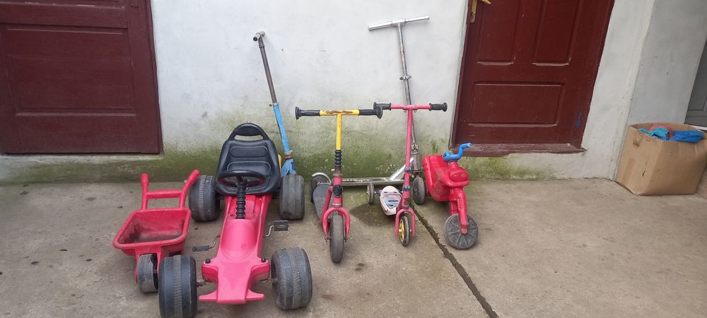 De vânzare jucării pentru copii