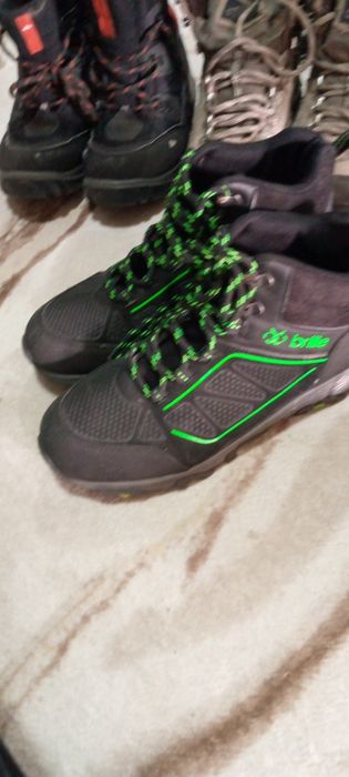 Обувки и боти на символични цени