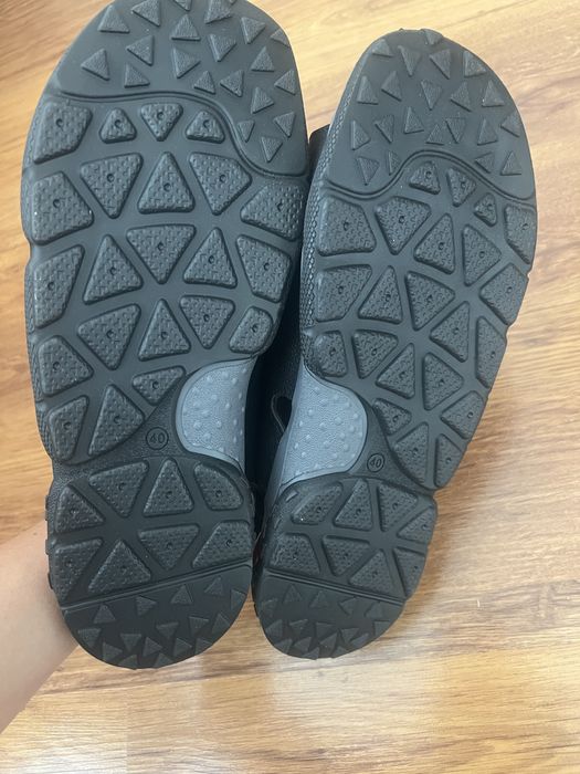 Продам сандалии на мальчика