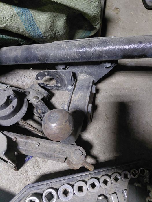 Фаркоп на Ваз 2107