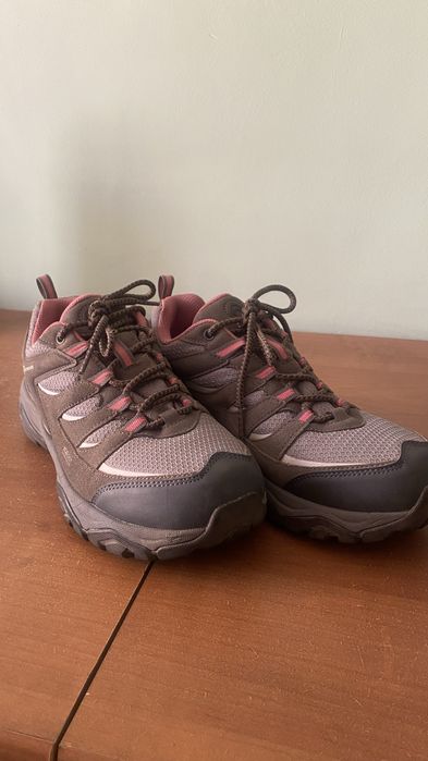 Треккинговые ботинки женские