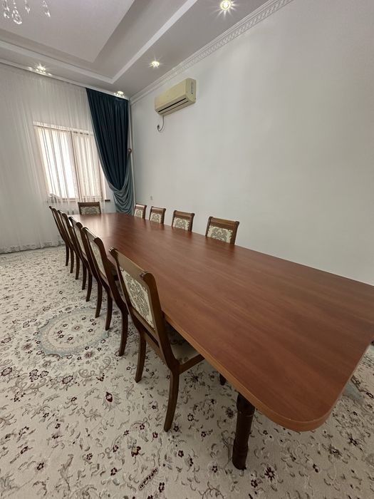 Продается стол со стульями