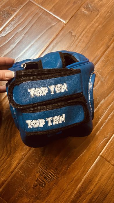 Шлем для единоборств