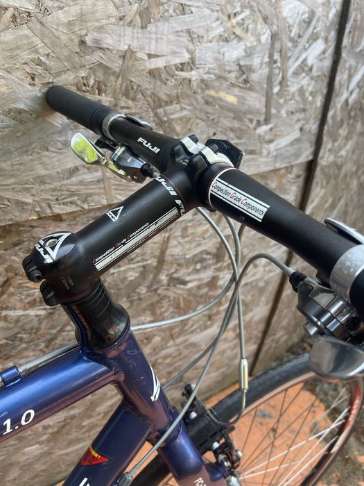Bicicleta fuji absolute 1.0 furca de carbon roti 28”  (are o indoitura la furca spate , nu este fisurat cadrul )