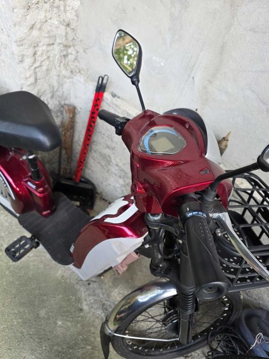 Vând bicicletă asistată electric 250W, 25km/h, KM5-S Rosu