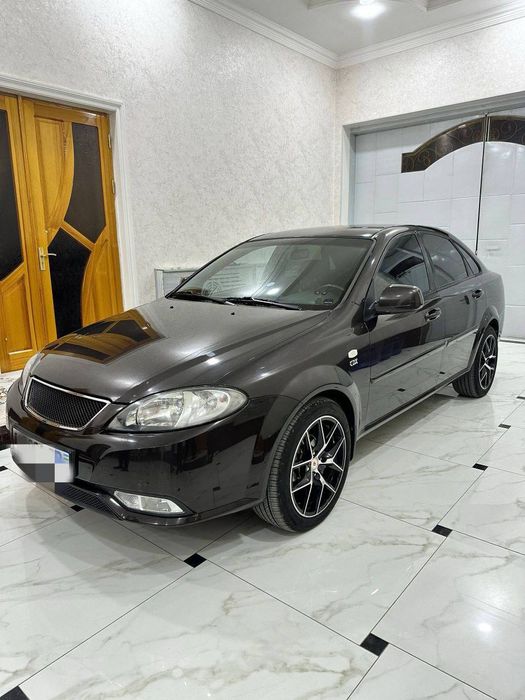 Мошина сотилади.