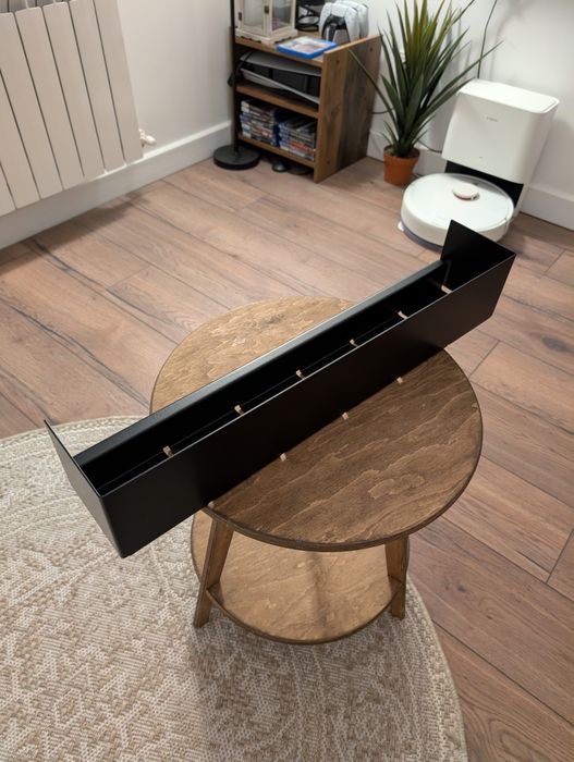 Полка черная металлическая