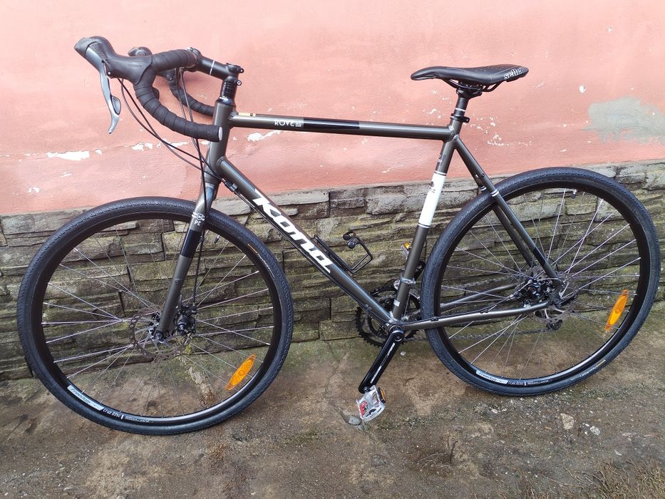 Cursiera Gravel roti 28 Frâne disc cadru aluminiu